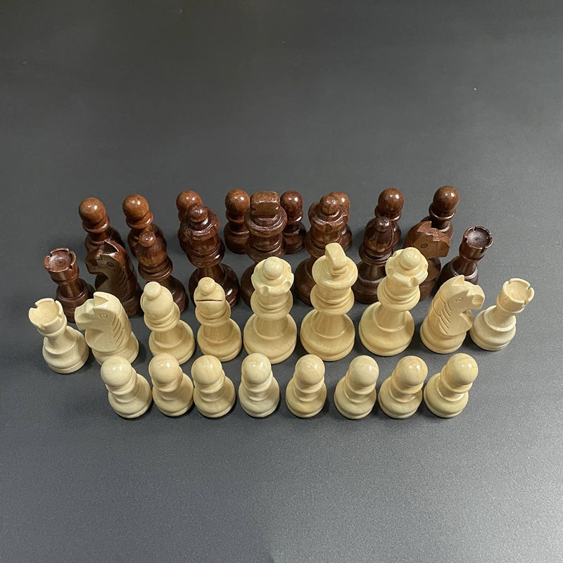 Large-sized wooden chess king pieces of 7.8cm/3inch, with an additional 2 queens