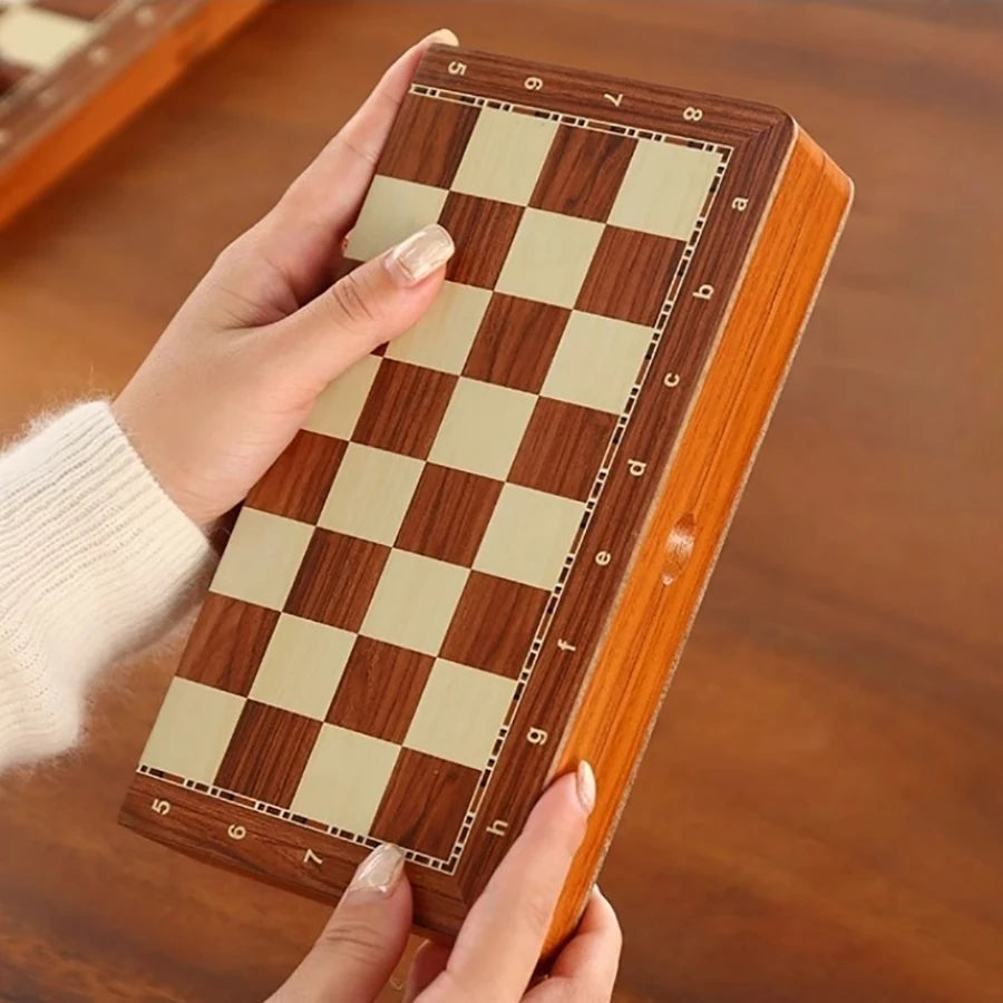 Rosewood Luxury Chess Set with 2 Extra Queens