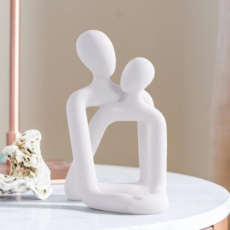 Couple embrace phone holder sculpture, resin craft decorative figurine, home decoration for bedroom, living room, study, or desk