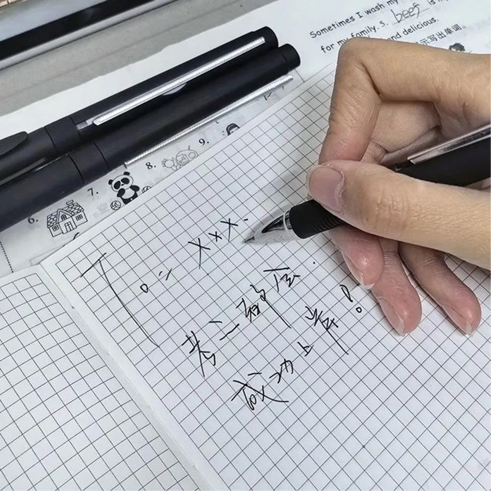 Bolígrafo Gel Negro Retráctil – Papel en Blanco Scroll