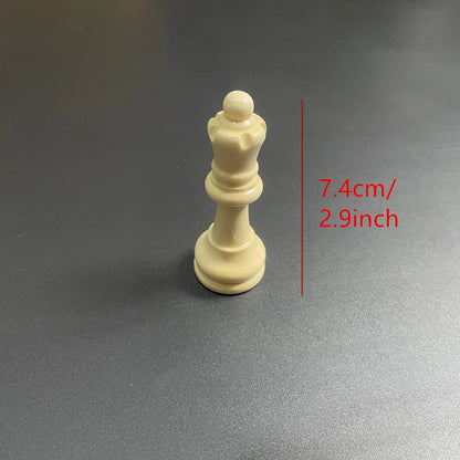 Large-sized wooden chess king pieces of 7.8cm/3inch, with an additional 2 queens