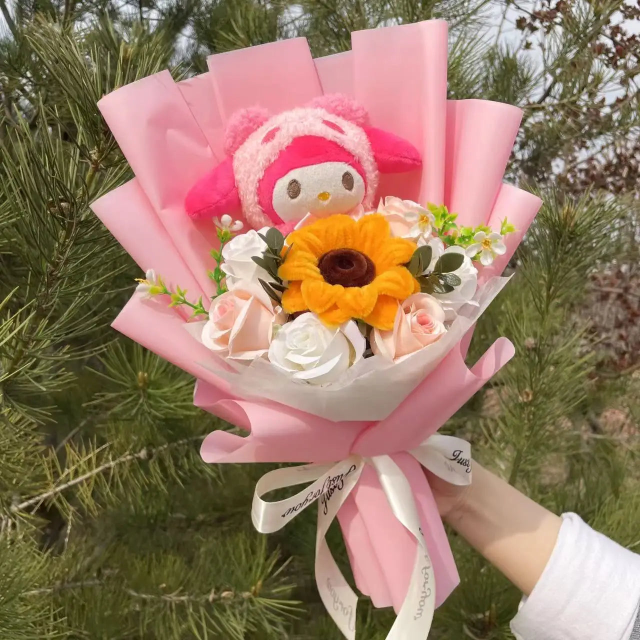 Cartoon My Melody Kuromi Cinnamoroll Kt Cat Plush Doll Holding Flower Bouquet Valentine's Day Christmas Graduation Birthday Gift
