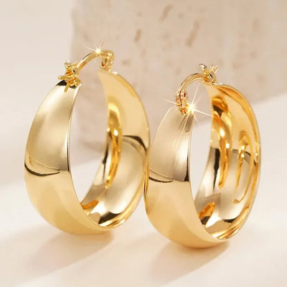 2025 New European and American U-shaped Ear Buckle Women's Texture Design Light Luxury Flower Niche Accessories