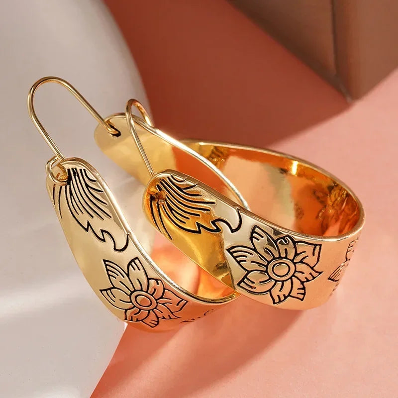 2025 New European and American U-shaped Ear Buckle Women's Texture Design Light Luxury Flower Niche Accessories